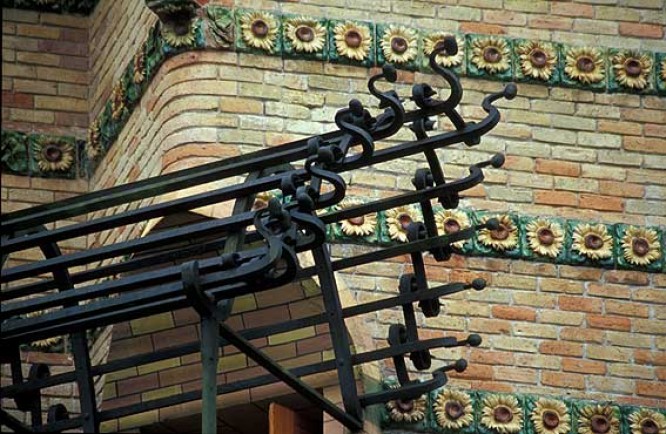 ������� ����� ������� ������� �������-������� Capricho de Gaudi