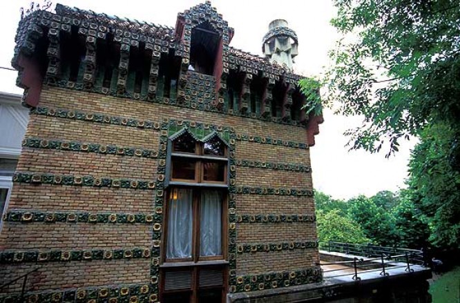 ����� Capricho de Gaudi: ������������ ������� � ������������ � ������� ������