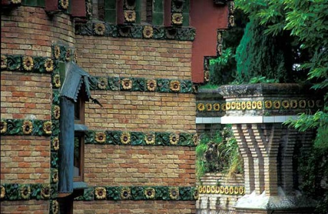 ������� ��������� ��������� ���������� ������ Capricho de Gaudi